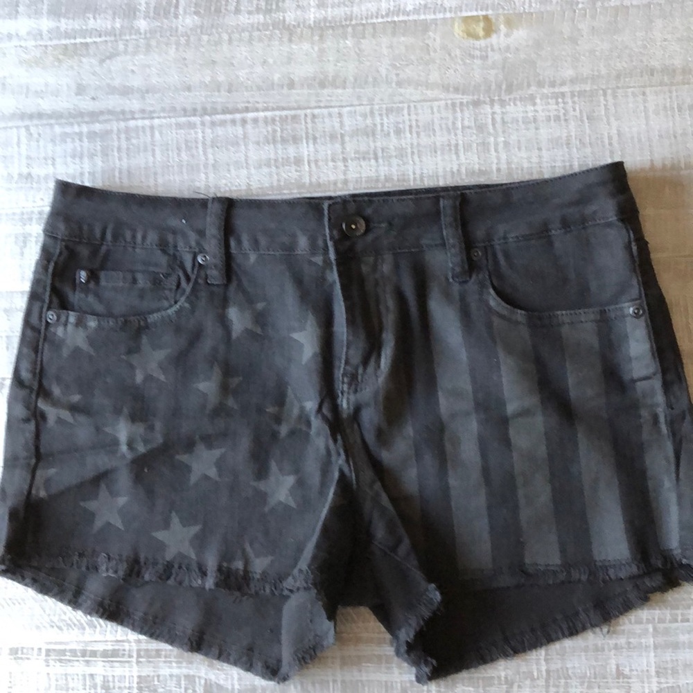 Lovesick low rise short size 13